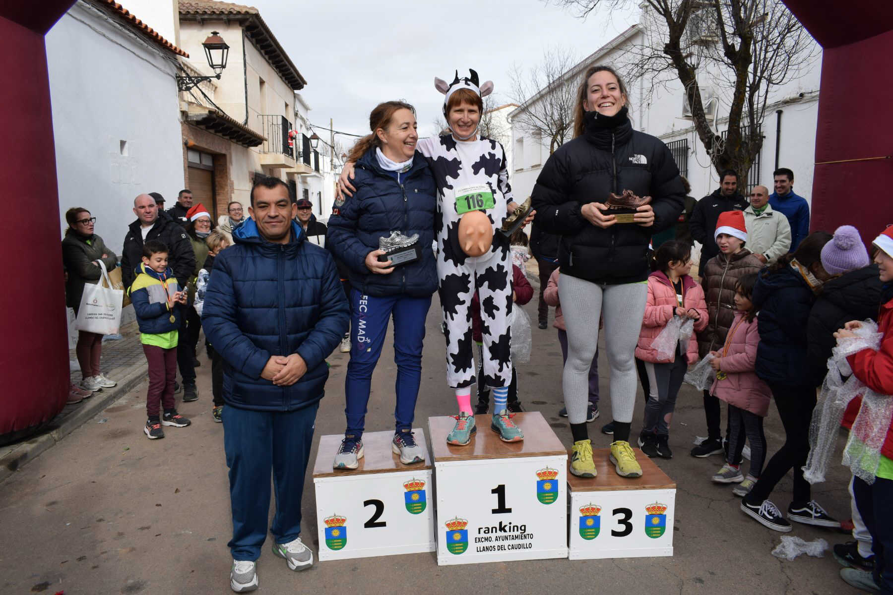 Podium 5k femenina imagenes VII carrera San Silvestre
